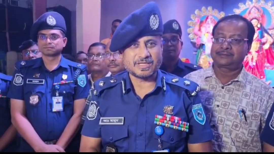 রংপুর বিভাগে কোথাও ঝুঁকি নেই ; সাম্প্রদায়িক সম্প্রীতির মধ্য দিয়ে সপ্তমী পালিত হয়েছে  -ডিআইজি আব্দুল মাবুদ